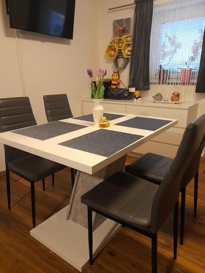 Honey Apartment Lendava Ngoại thất bức ảnh