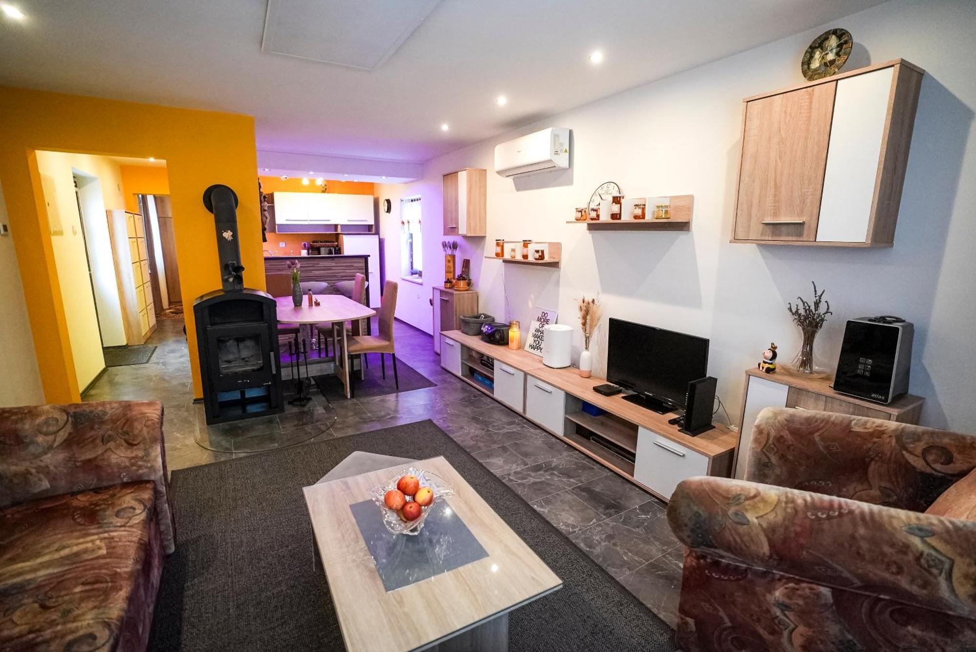 Honey Apartment Lendava Ngoại thất bức ảnh