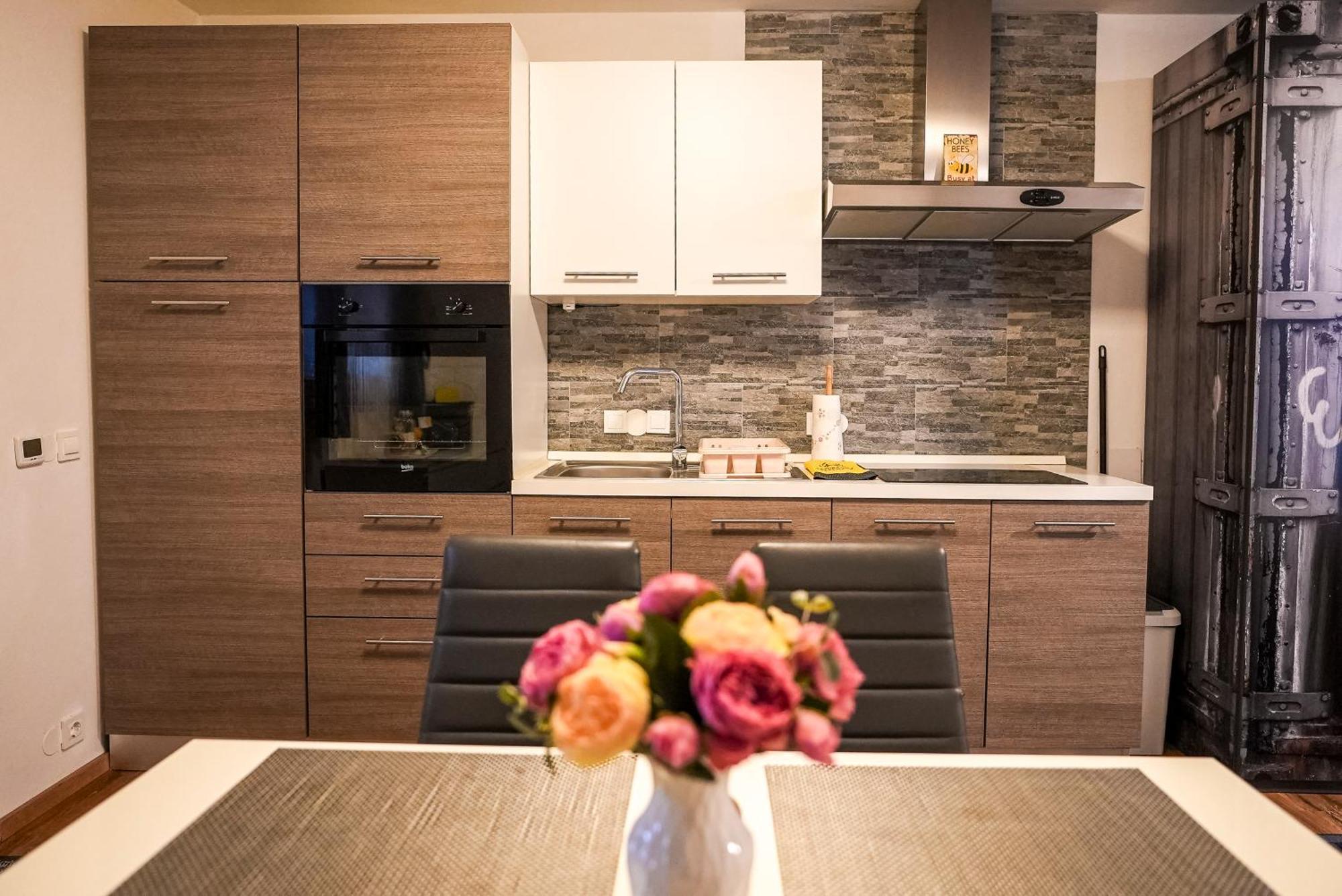 Honey Apartment Lendava Ngoại thất bức ảnh